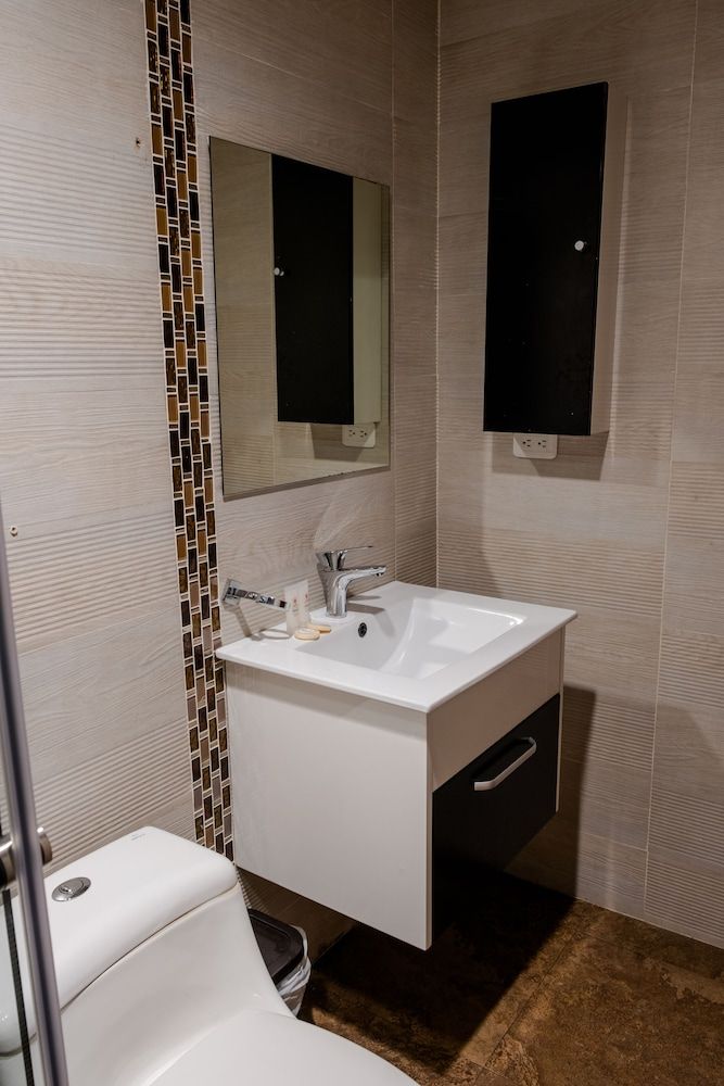 Hotel Santiago de Compostella Suites Quadruple Room 10