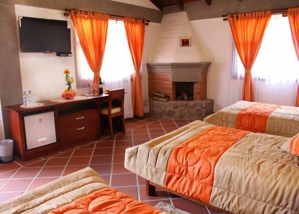 Hosteria Quinta San Clemente Comfort Triple Room, 3 Bedrooms, Pool Access, Courtyard View 3