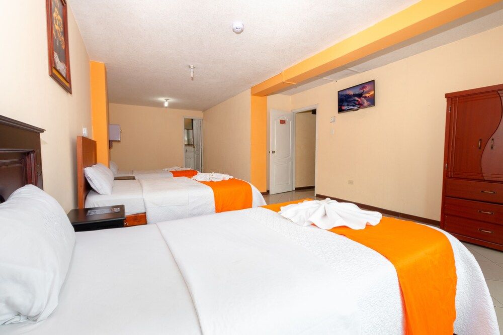 Hotel Miraflores Standard Triple Room, 1 Bedroom 5