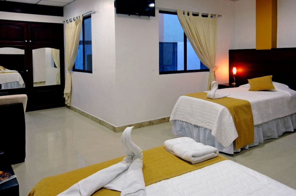 Twin Room, 2 Double Beds