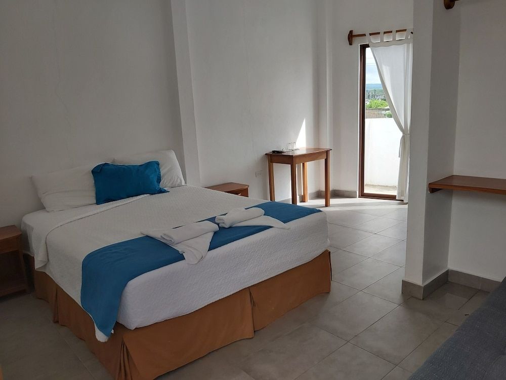 Galapagos Native Deluxe Double Room, 1 King Bed, Balcony