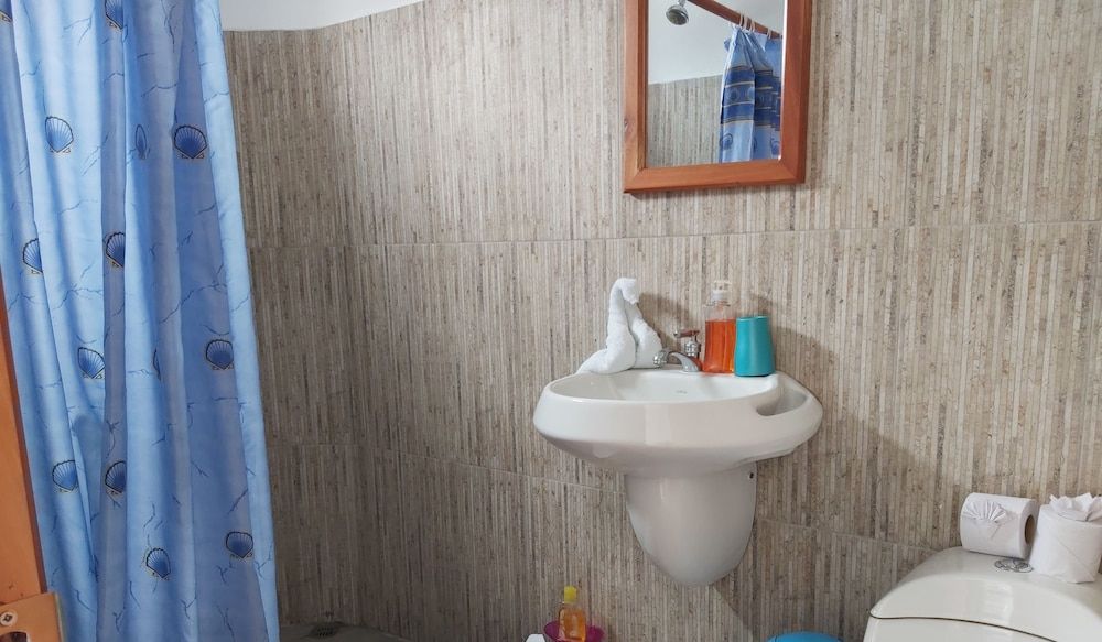 Galapagos Native Standard Twin Room 5