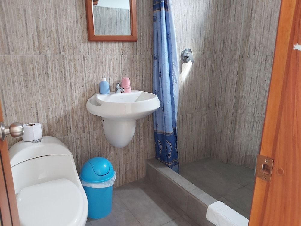 Galapagos Native Standard Twin Room 2