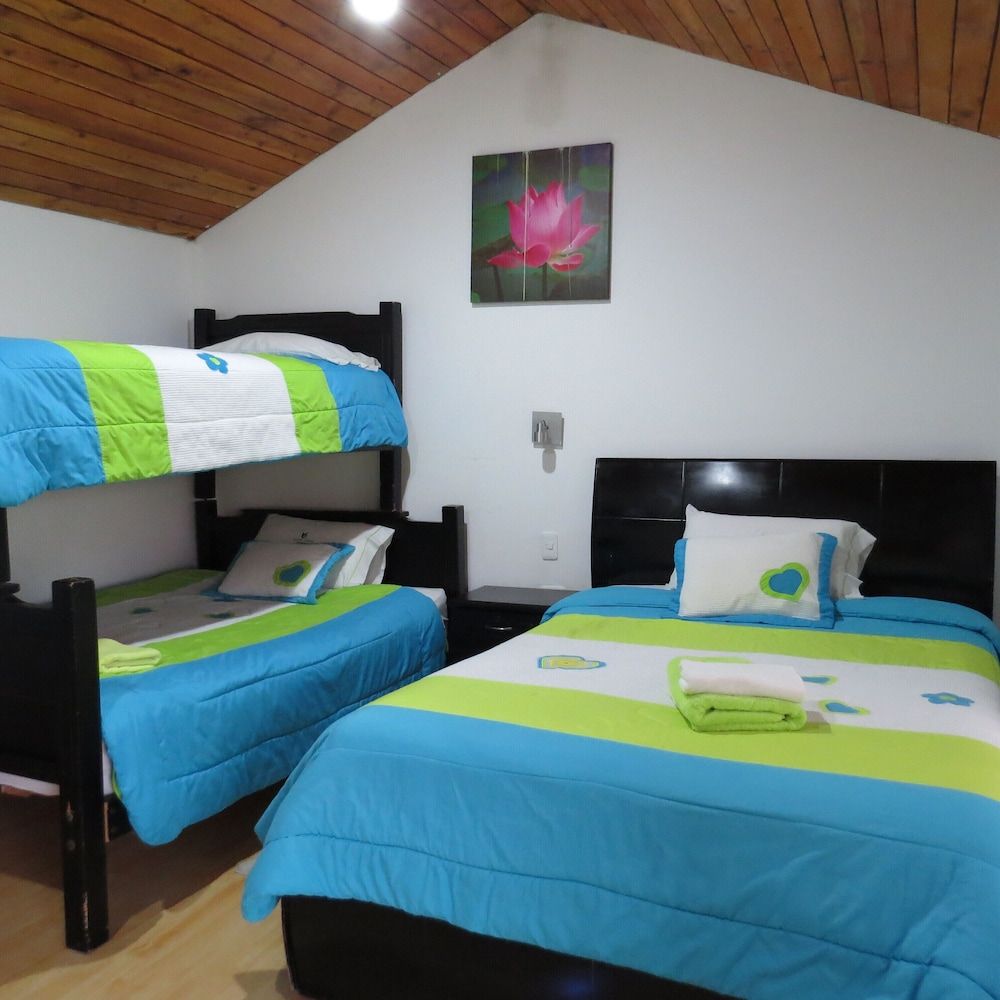 Hosteria Airport Garden Standard Triple Room 3