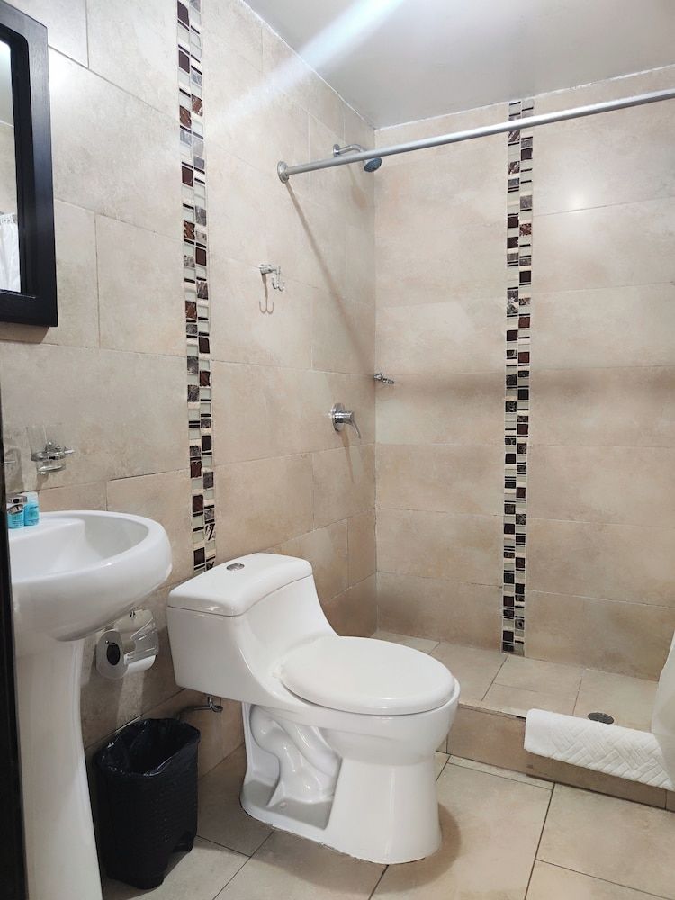 Hotel Bellavista Quito Triple Room 5