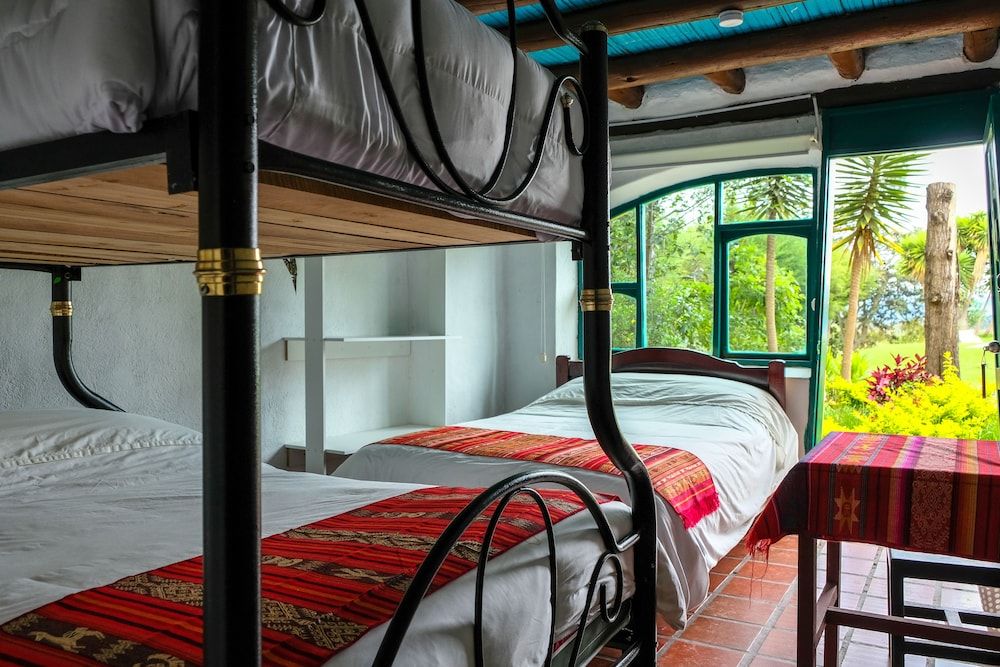 Hostal Colibrí Aeropuerto - Hostel Family Room 2