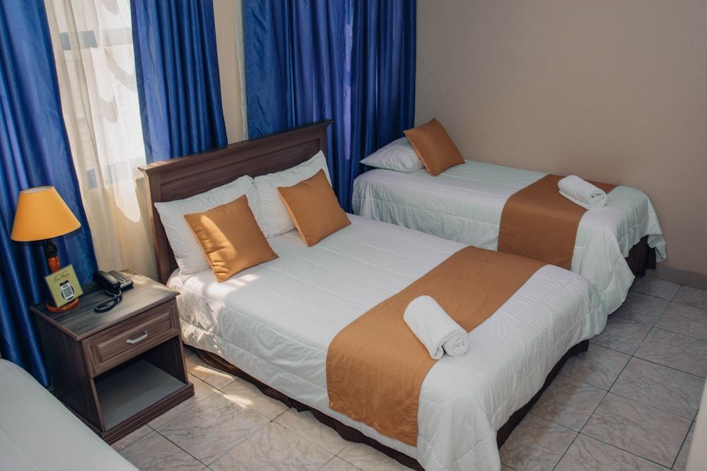 Hotel Las Peñas Triple Room 2