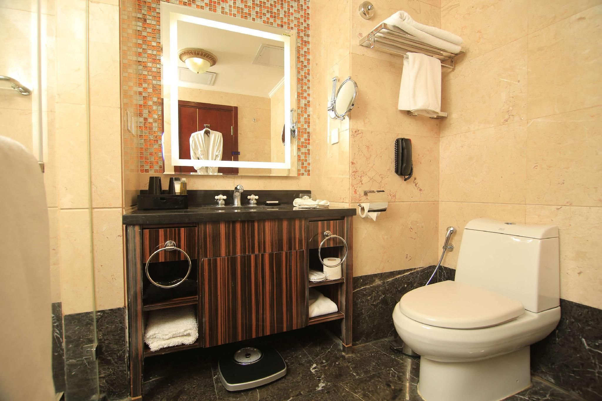 Golden Tulip Addis Ababa Deluxe Room - 1 King Bed 37SQM 3