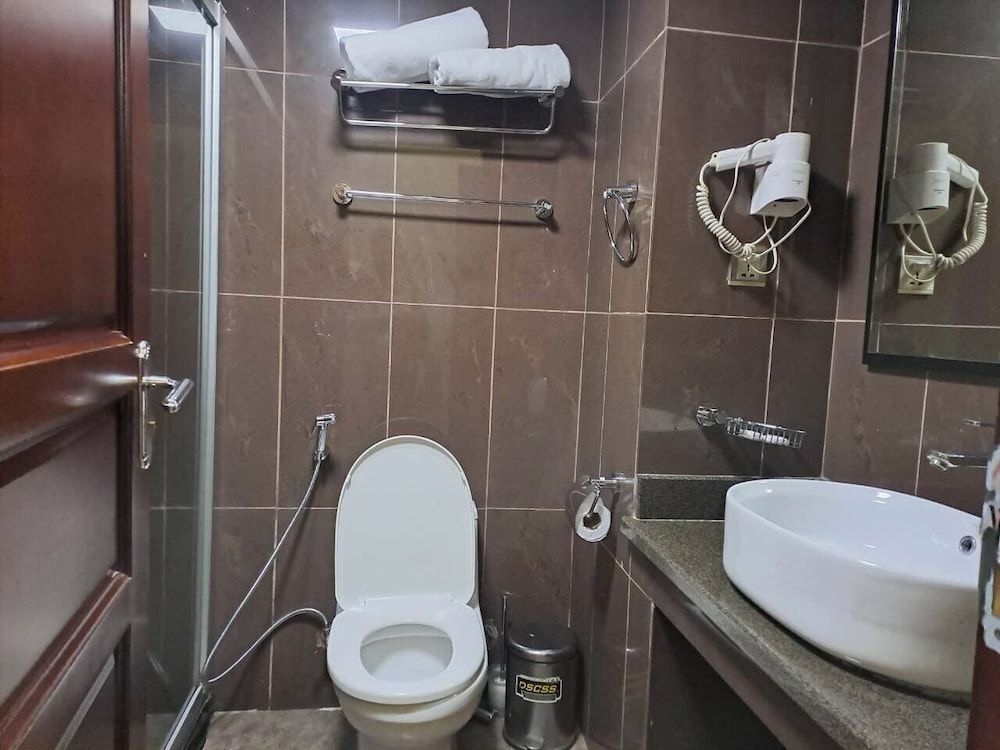 Southern Addis Hotel Deluxe Double Room Single Use, 1 King Bed, Balcony, City View 5