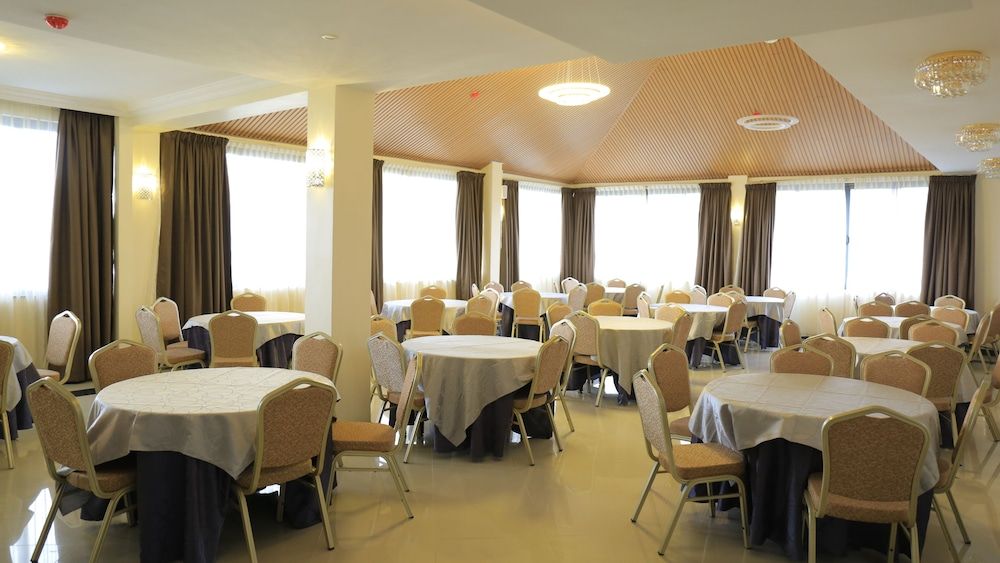 undefined Berlottue Hotel 5