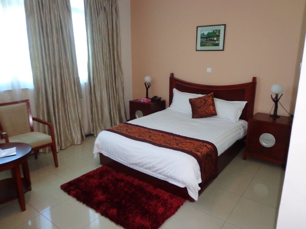 undefined Helzer Inn 2