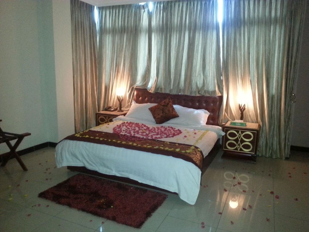 undefined Helzer Inn