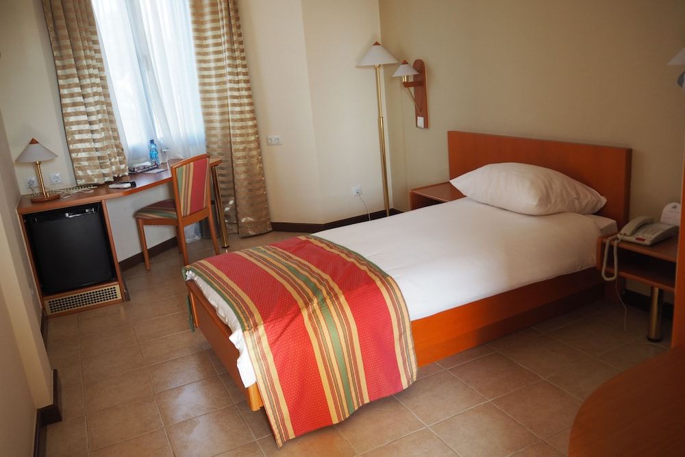 Blue Nile Resort Standard Room, Lake View (With Extra Bed) 6