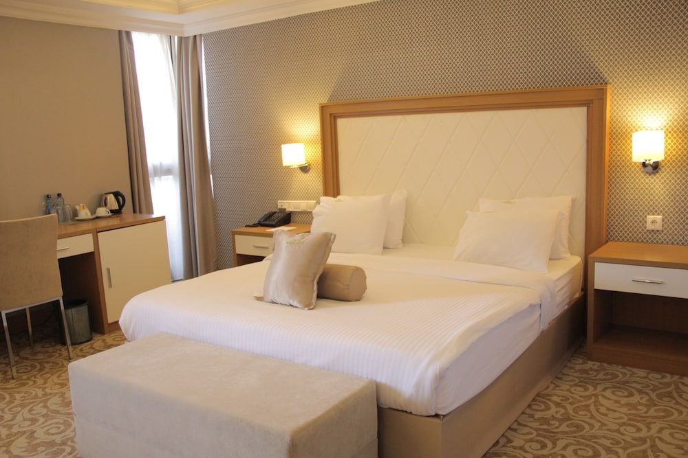 undefined Momona Hotel 6