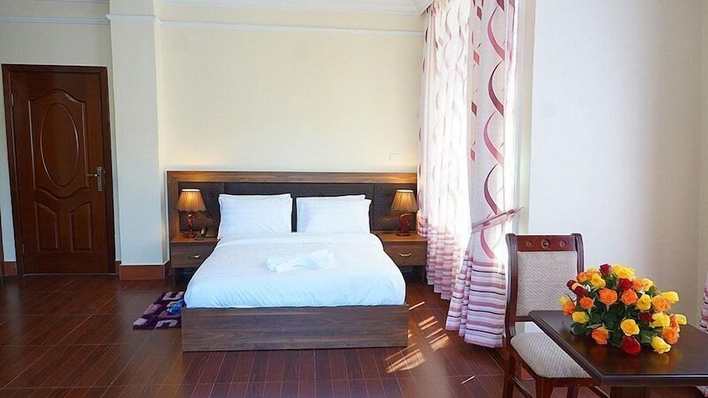 undefined Gentle Hotel 8