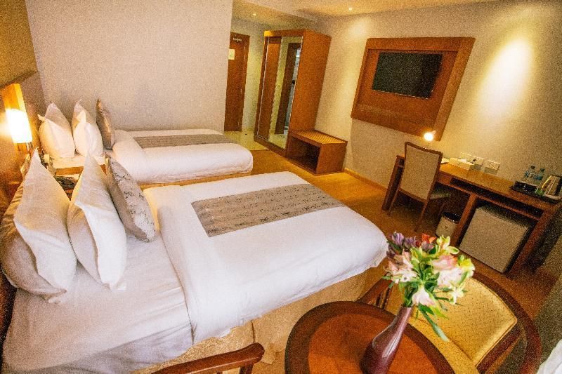 Azzeman Hotel Twin Room 10