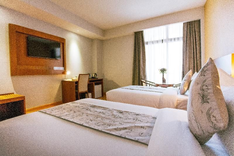 Azzeman Hotel Twin Room 12
