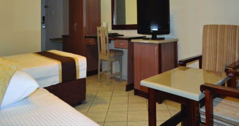 Peninsula International Hotel Deluxe Room 5