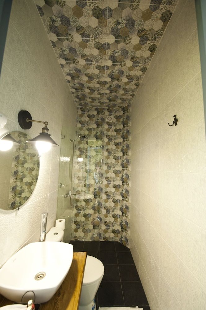 Hotel 27 Double Room, 1 Queen Bed 7