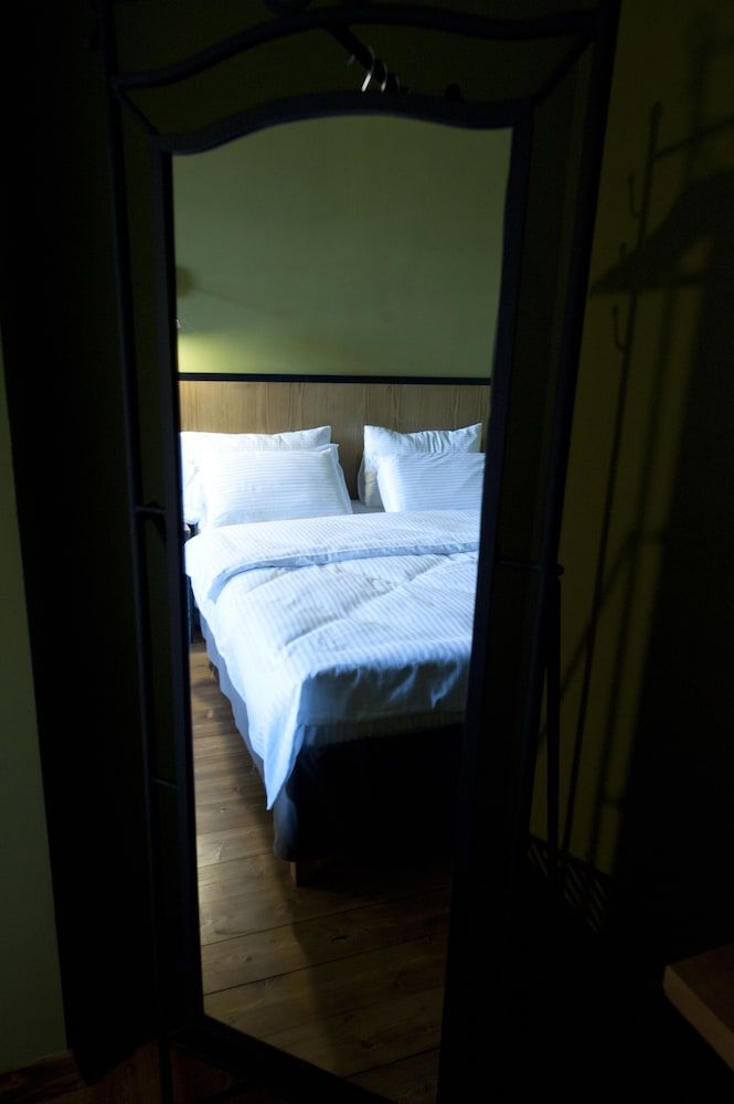 Hotel 27 Basic Double Room Single Use, 1 Bedroom, Non Smoking 3