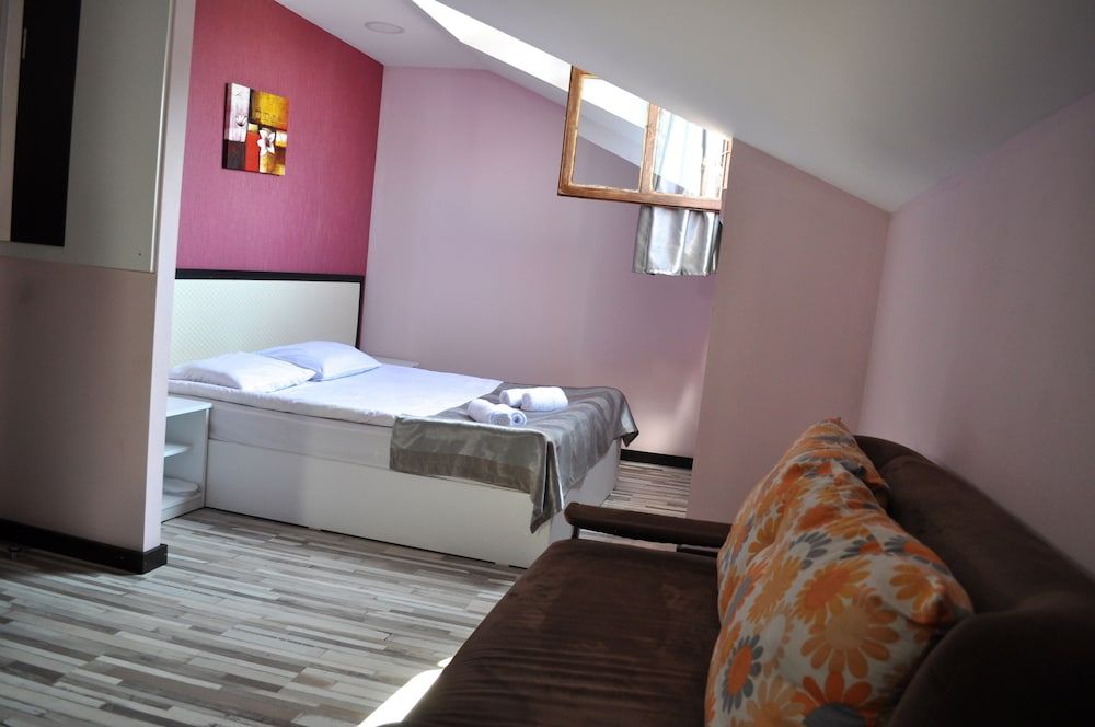 Tiflis Metekhi Hotel Standard Triple Room