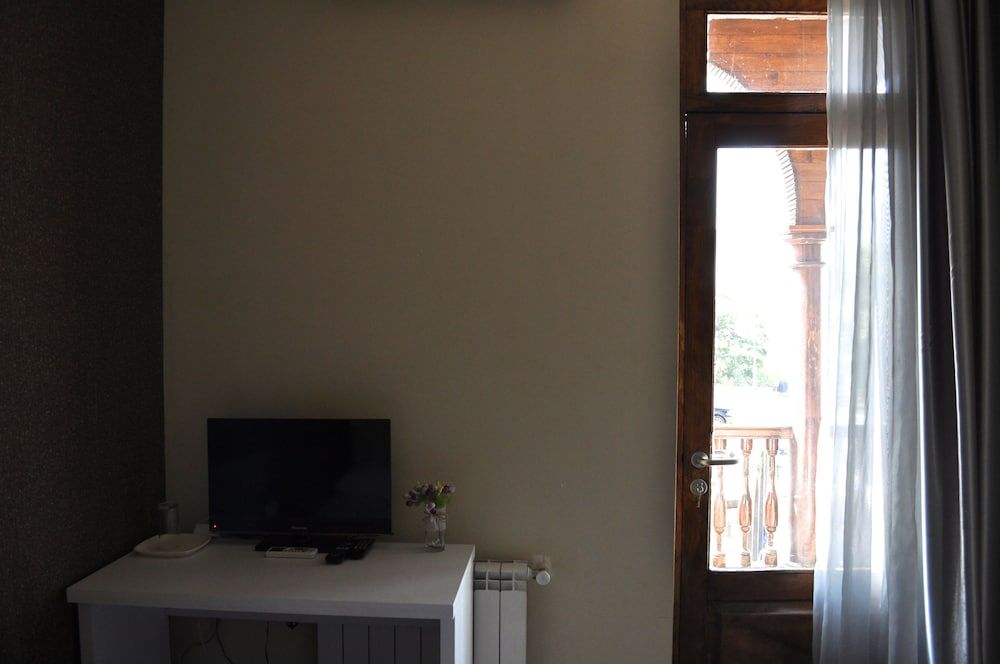 undefined Tiflis Metekhi Hotel 4