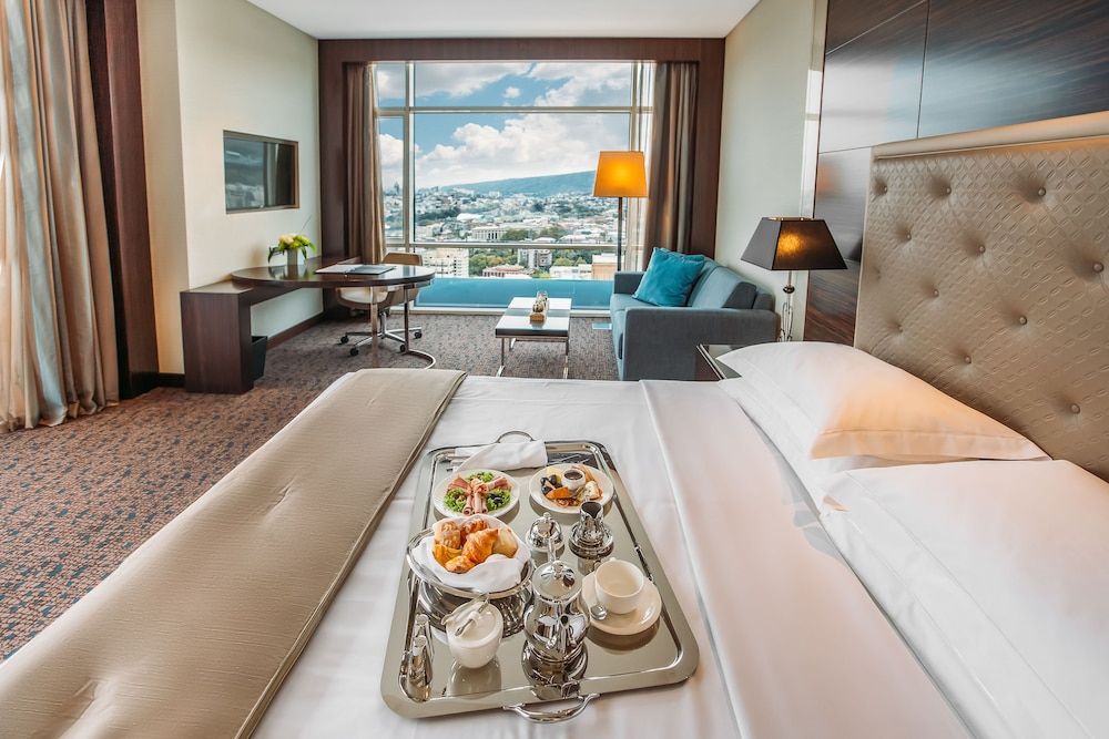 The Biltmore Hotel Tbilisi Premium Room, 1 Queen Bed 3