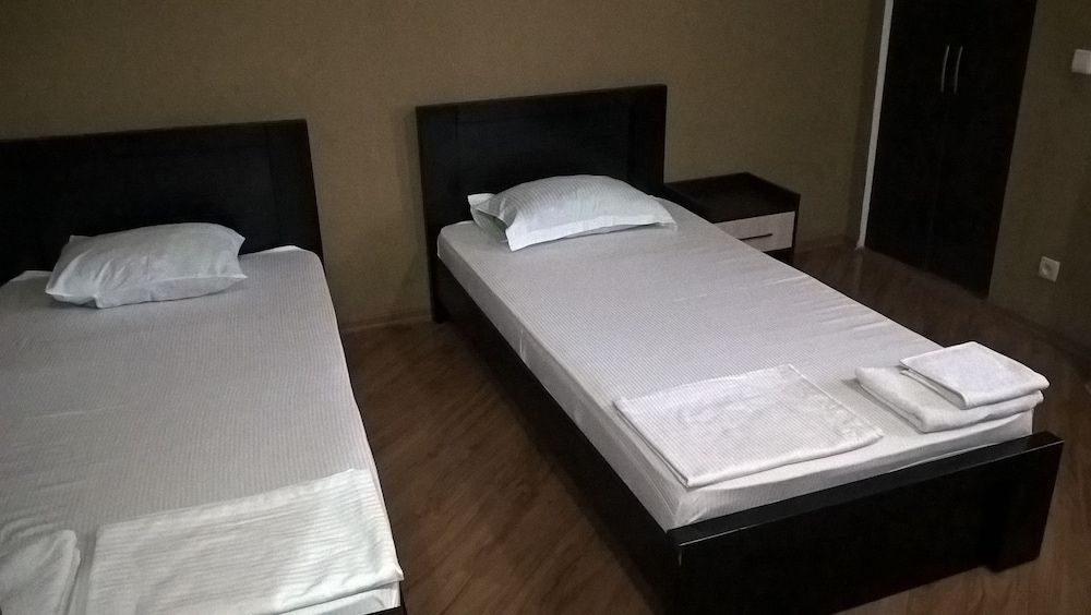 Hotel Isaka Standard Double or Twin Room 5