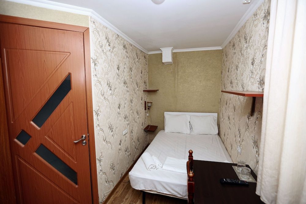 Hotel Isaka Economy Double Room 6