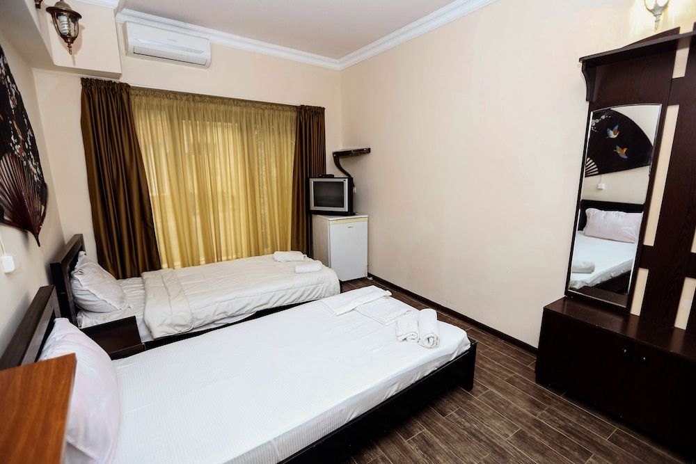 Hotel Isaka Standard Double or Twin Room 7