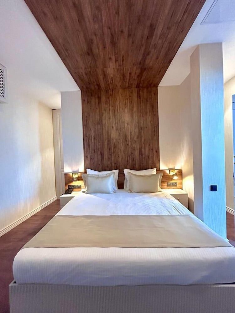 undefined King Sky Tower 8