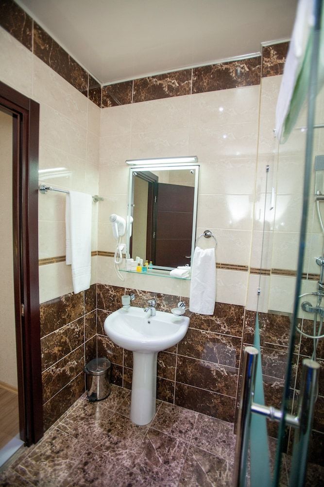 Rustaveli Palace Deluxe Double Room 15