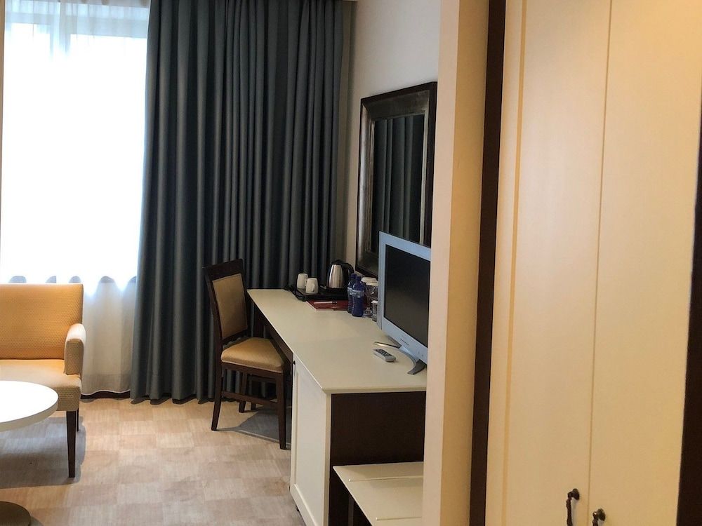 Hotel Intourist Palace Batumi Economy Double or Twin Room, Non Smoking 6