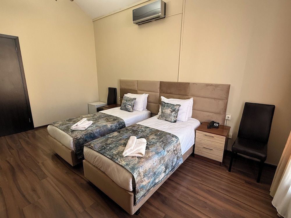 Liva Hotel Standard Twin Room 6