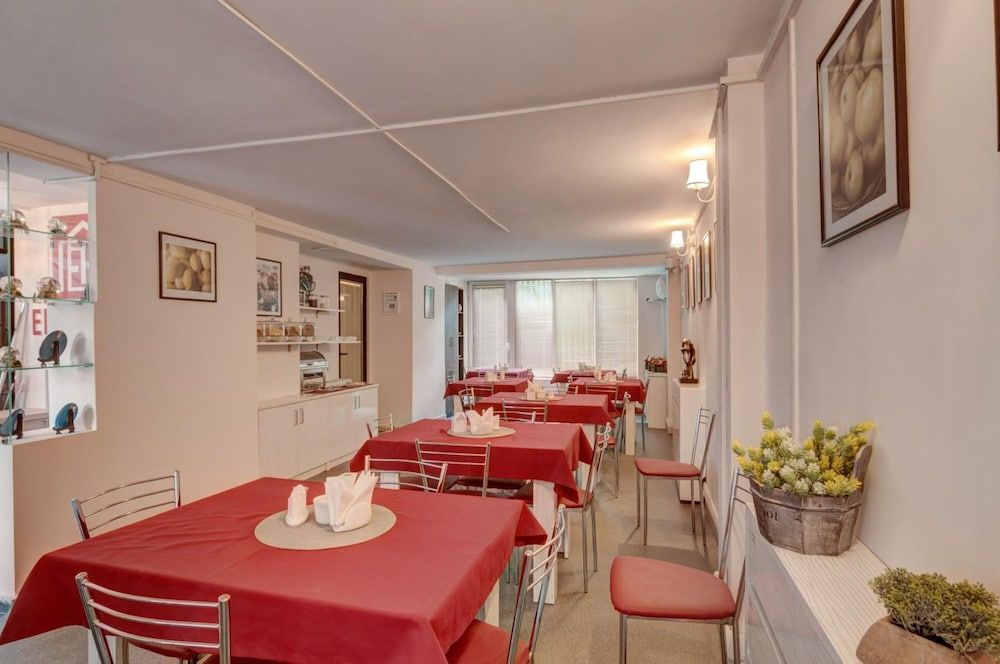 undefined Liva Hotel 8