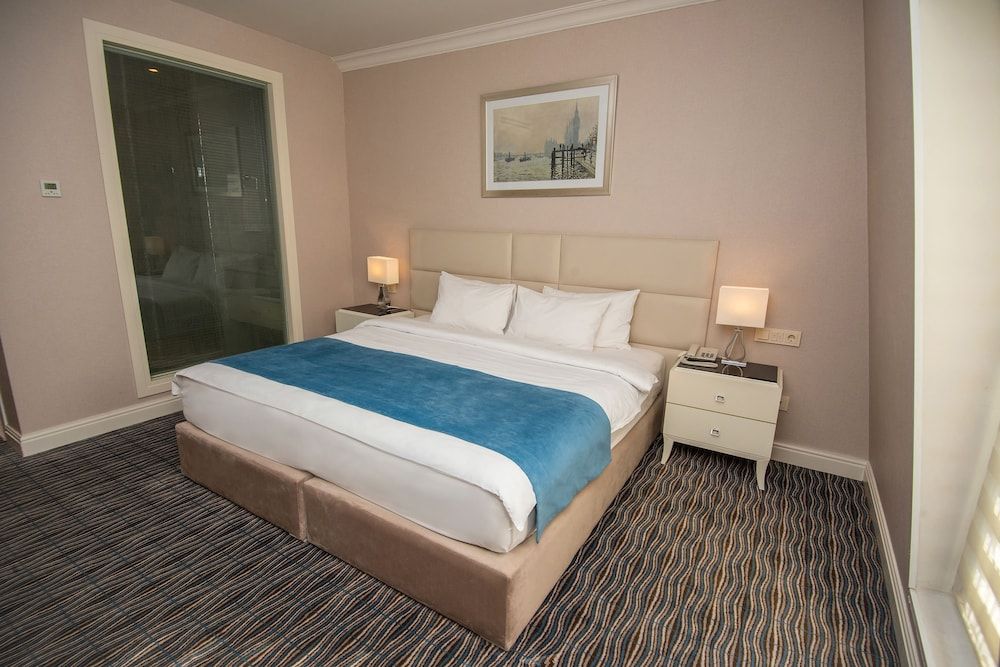 City Avenue Classic Double Room 2