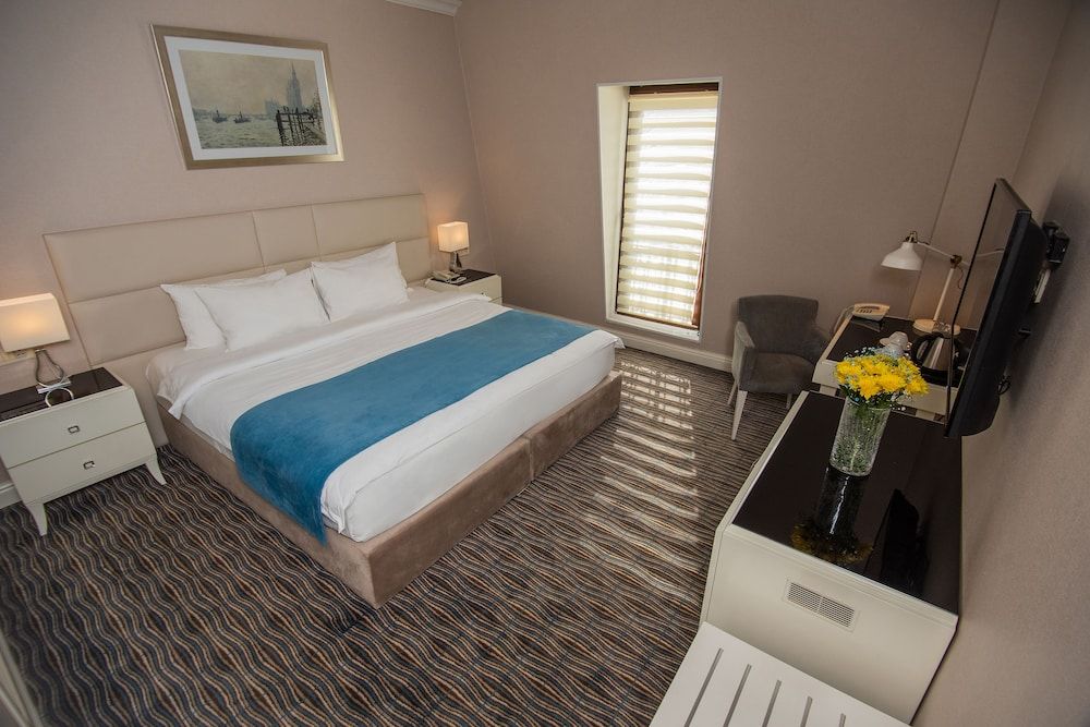 City Avenue Classic Double Room