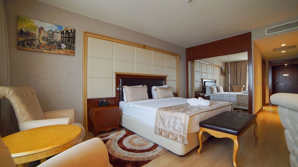 Wyndham Batumi Standard Room, 1 King Bed, Non Smoking 2