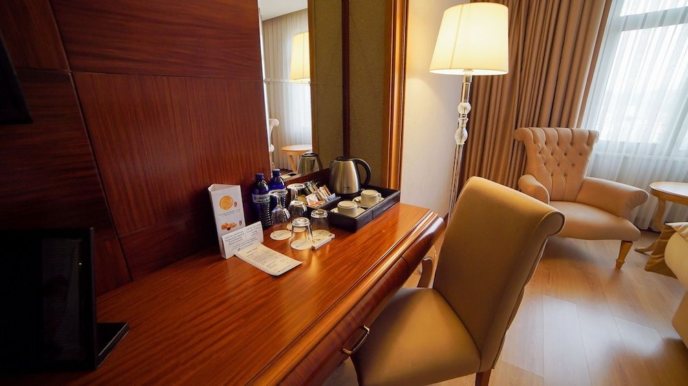 Wyndham Batumi Standard Room, 1 King Bed, Non Smoking 4