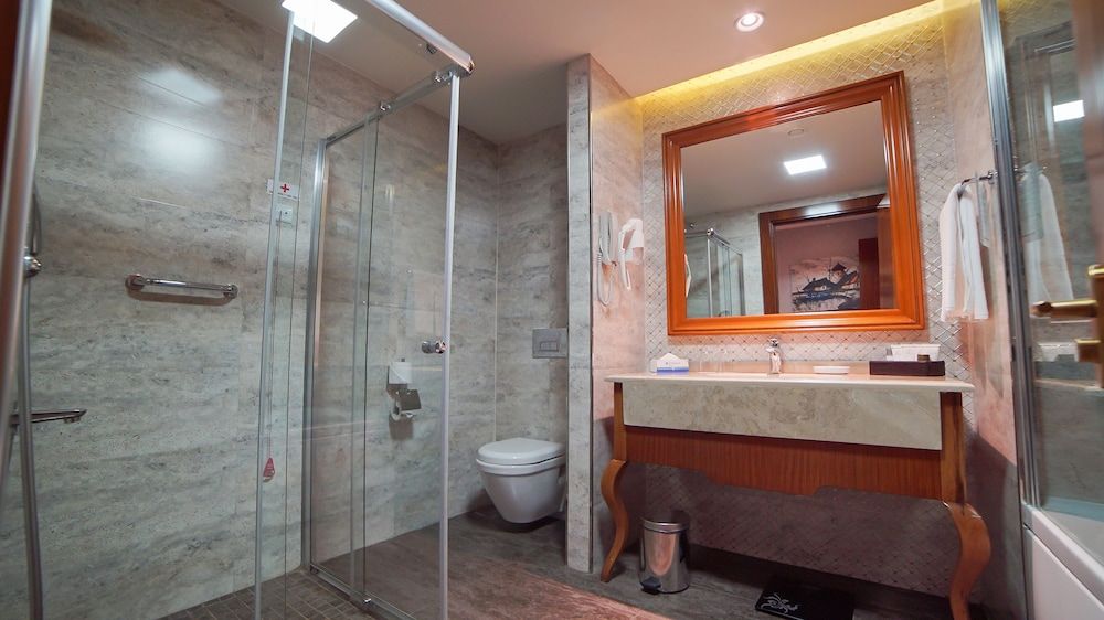 Wyndham Batumi Standard Room, 1 King Bed, Non Smoking 3