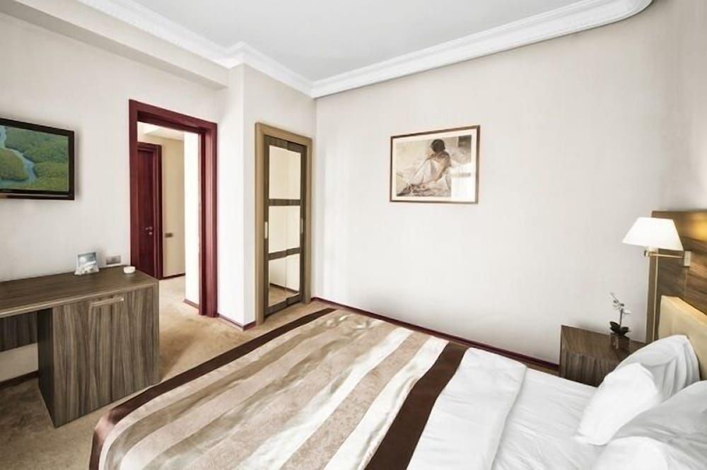 Cruise Hotel Standard Double or Twin Room 5