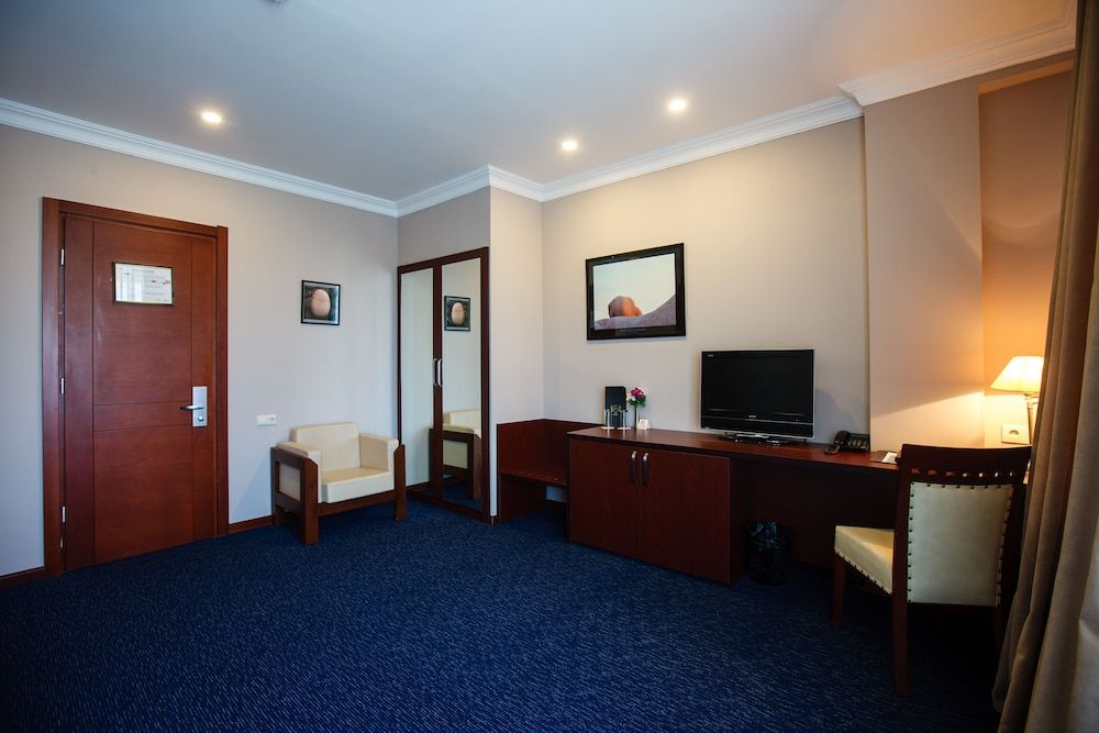 Cruise Hotel Standard Double or Twin Room 6