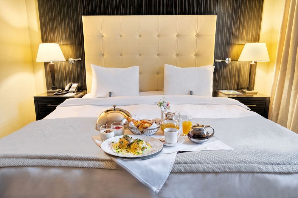 Premium Room, 1 King Bed, Balcony