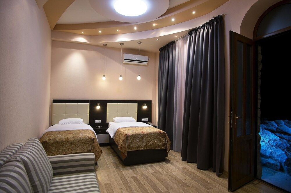 Coral Boutique Hotel Classic Twin Room 2