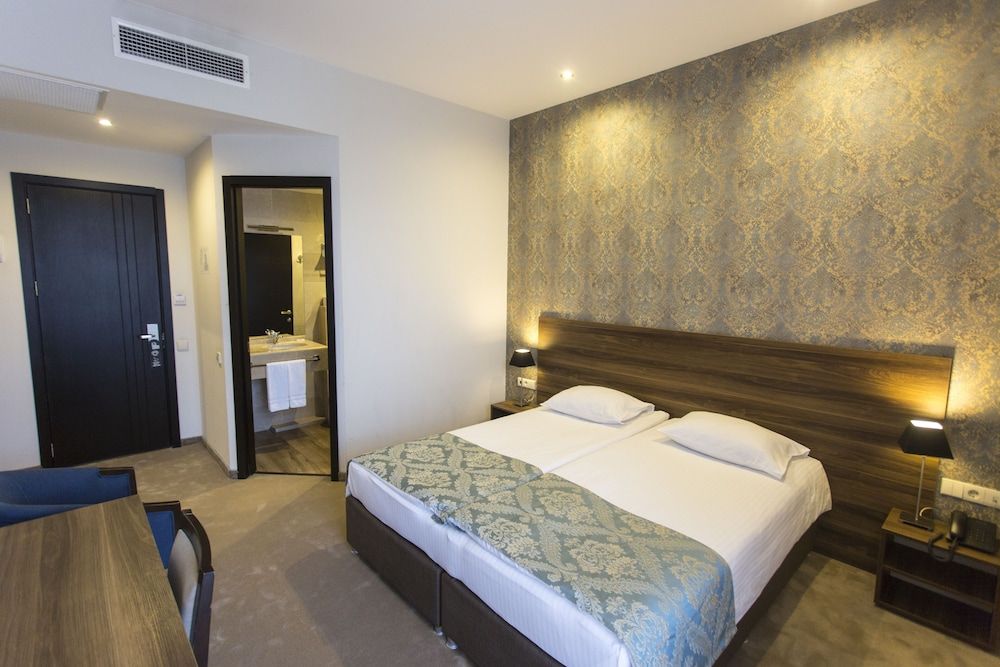 Standard Double or Twin Room, City View