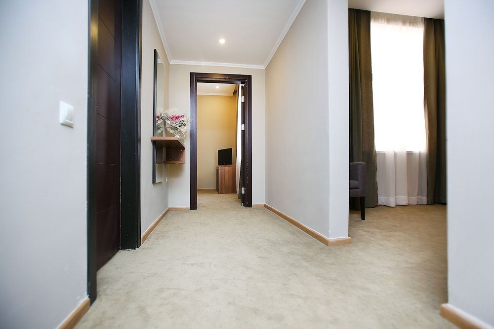 Tskaltubo Plaza Suite 6