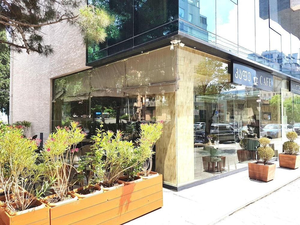 undefined L Plaza Hotel 6