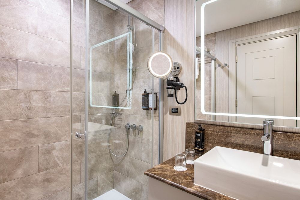 Mercure Tbilisi Old Town Standard Twin Room, 2 Twin Beds 5