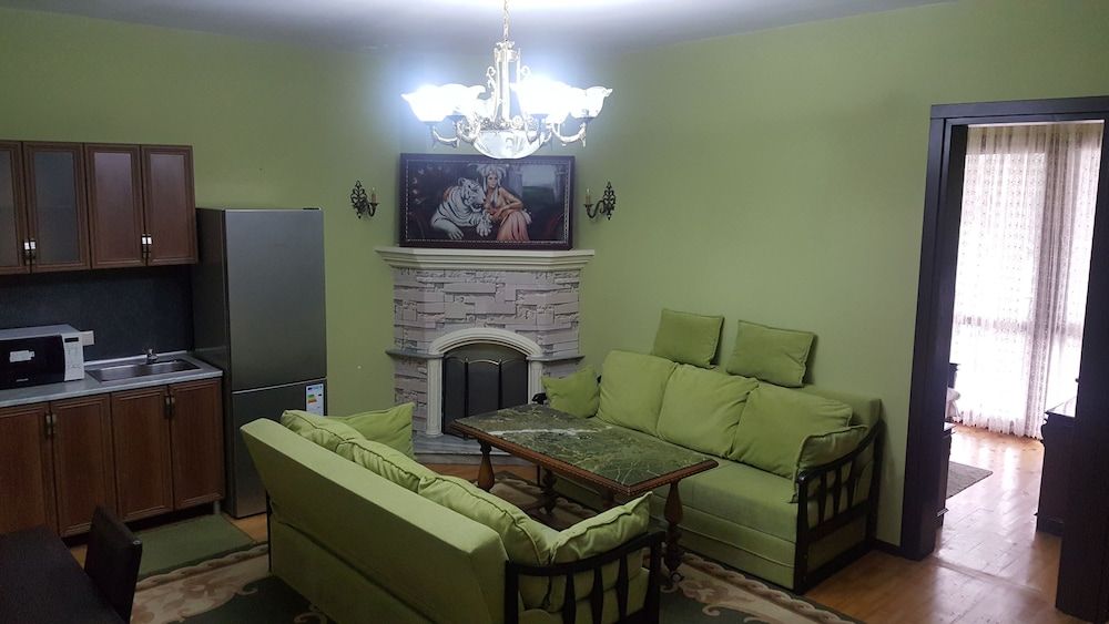 undefined Hotel Leon 7