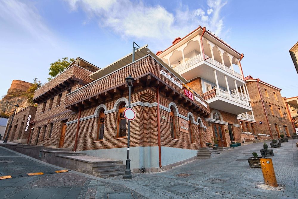 undefined Aivani Hotel 6